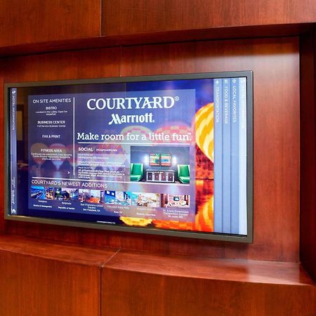 Courtyard Hamilton Hotel Exterior foto